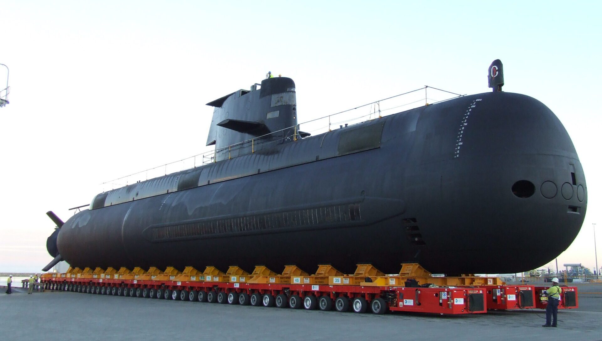 HMAS Farncomb at Osborne Naval Shipyard